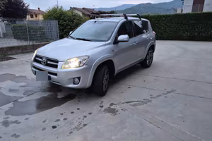 TOYOTA RAV4 Crossover 2.2D Luxury