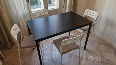 Tavolo con 4 sedie 110x67
