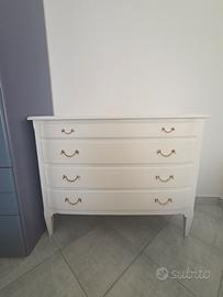 Cassettiera in vero legno laccato bianco