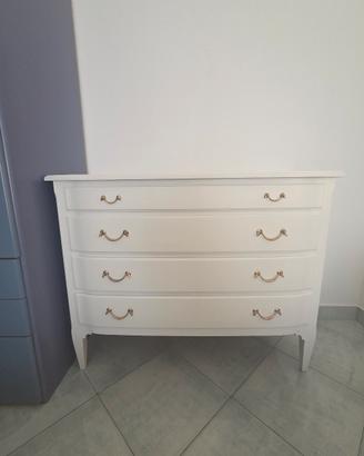 Cassettiera in vero legno laccato bianco