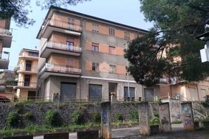 3 LOCALI A CASTROVILLARI