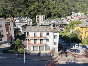 Casa indipendente di 461 m² con più di 5 locali e 