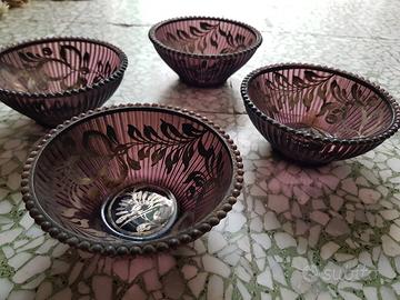 4 coppette in vetro con lavorazione e disegni
