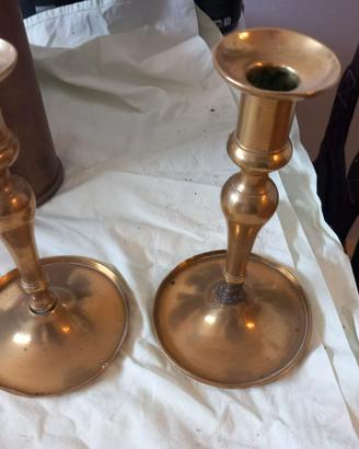 COPPIA ANTICHI CANDELABRI IN  OTTONE