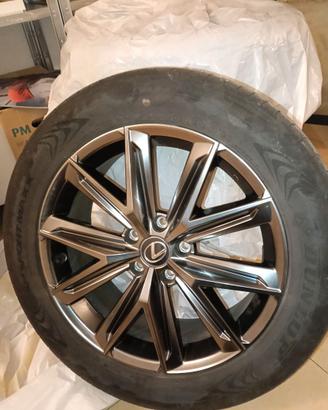 4 Cerchi in lega + 4 Dunlop LEXUS LBX