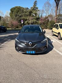 Renault Clio V 2019 1.5 blue dc
