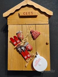 Casetta portachiavi in legno