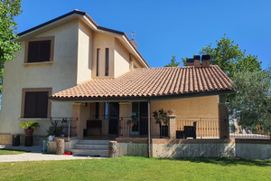 Villa panoramica vista mare e monti