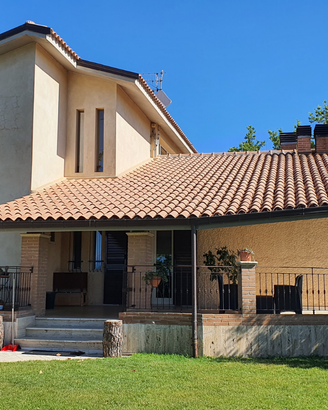 Villa panoramica vista mare e monti