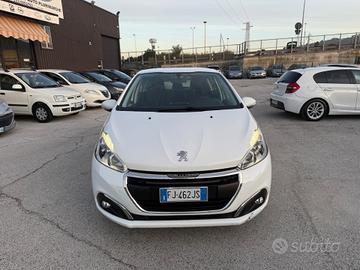 Peugeot 208 PureTech 82 5 porte Allure
