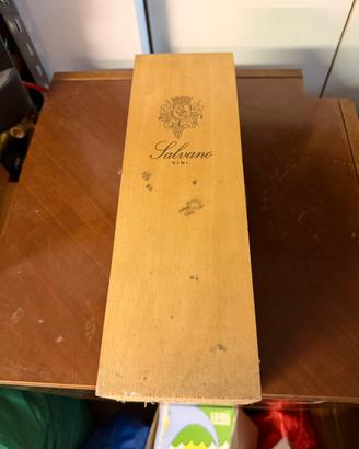 Barolo DOCG della cantina Salvano, annata 2000.