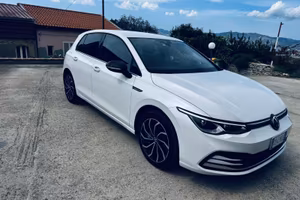 VOLKSWAGEN GOLF 8