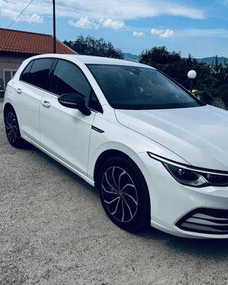 VOLKSWAGEN GOLF 8