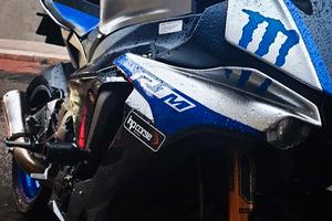 YAMAHA YZF- R1M (2018)  Akrapovič Full Titanio