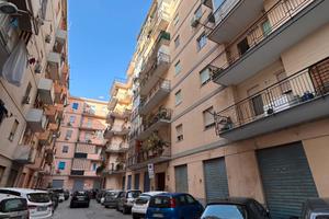 4 Vani con Ampio Terrazzo Pressi Oreto/Stazione