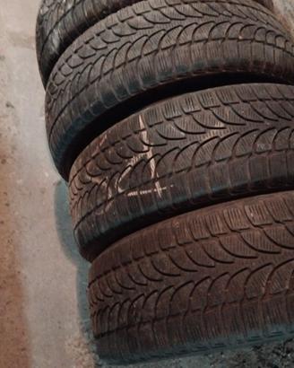 Pneumatici Bridgestone 215/60R17