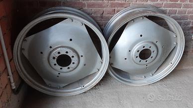 Coppia cerchioni post. trattore agricolo MF 635