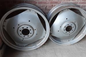 Coppia cerchioni post. trattore agricolo MF 635