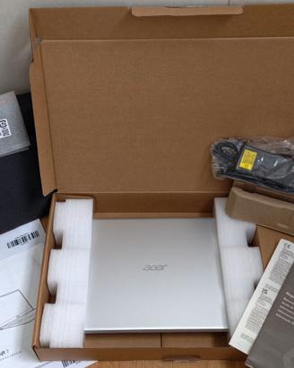PC Acer Swift 3 14" 16 Gb RAM 512 Gb SSD perfetto