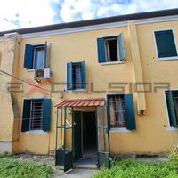 CAVARZERE CENTRO- CASA ACCOSTATA