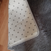 Tappeto in pelliccia grigio