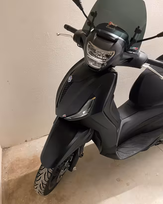 Beverly 300 S