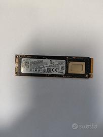 256 GB NVMe Gen 3 x4 Opal 2