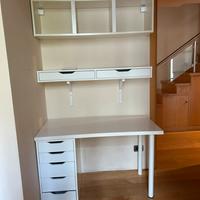 Scrivania bimbo con mensole