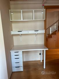 Scrivania bimbo con mensole