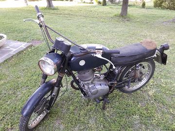 Gilera 125 anni 70 da usare per pezzi di ricambio
