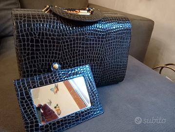 Borsetta in coccodrillo,come da foto.