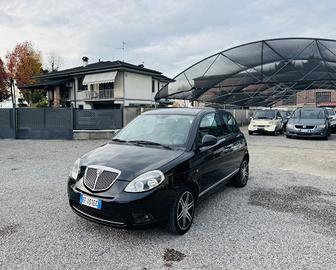 Lancia Ypsilon 1.2 69 CV Unyca
