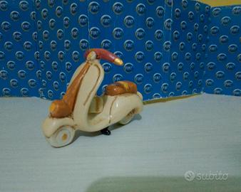 Vespa in ceramica 