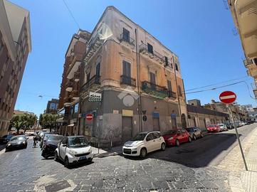 2 LOCALI A BRINDISI
