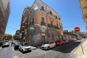 2 LOCALI A BRINDISI