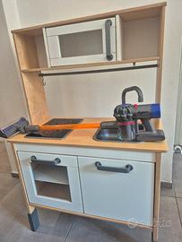 Cucina Ikea con Dyson in omaggio