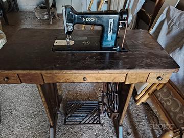  macchina da cucire NECCHI antica