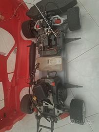 ferrari con motore a scoppio