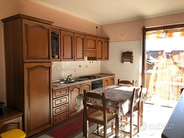 Mobile cucina e credenza