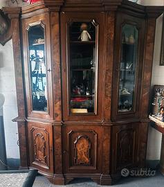 Credenza/vetrina in radica di noce e noce massello