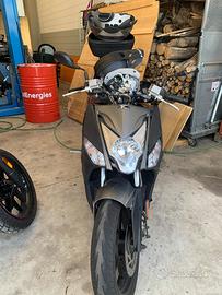 Kymko Agility 125 incidentato