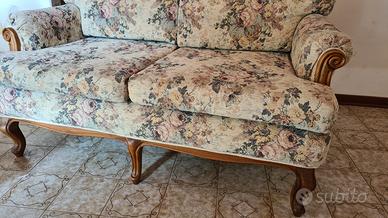 Divano e 2 poltrone in stile