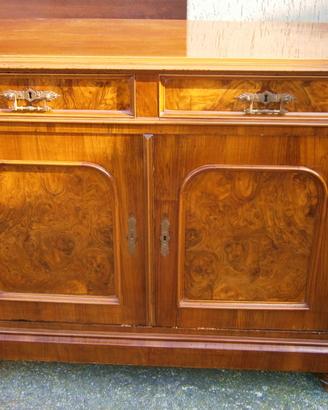 Credenza antica a due ante in radica
