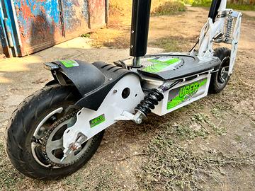 Monopattino elettrico - catenato