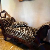 Divano in noce italiano senza schienale