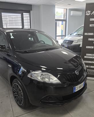 Lancia Ypsilon 1.0 Hybrid 70cv anno 2024 km 68000