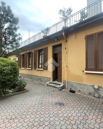 MONOLOCALE A CASTELLANZA
