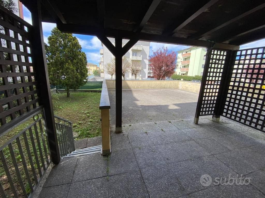 Appartamento di 143 m² con 5 locali e box auto a P