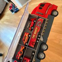 Bisarca dei vigili del fuoco con 9 veicoli