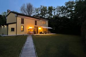 Villa singola in corte privata con parco recintato